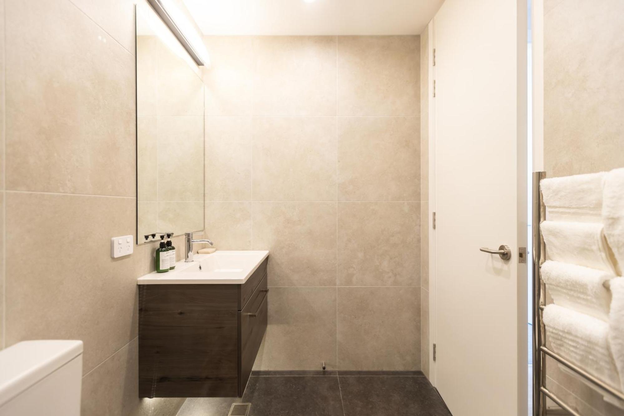 Luxury 2 Bedroom Cbd Apartment With Free Parking Крайстчёрч Экстерьер фото